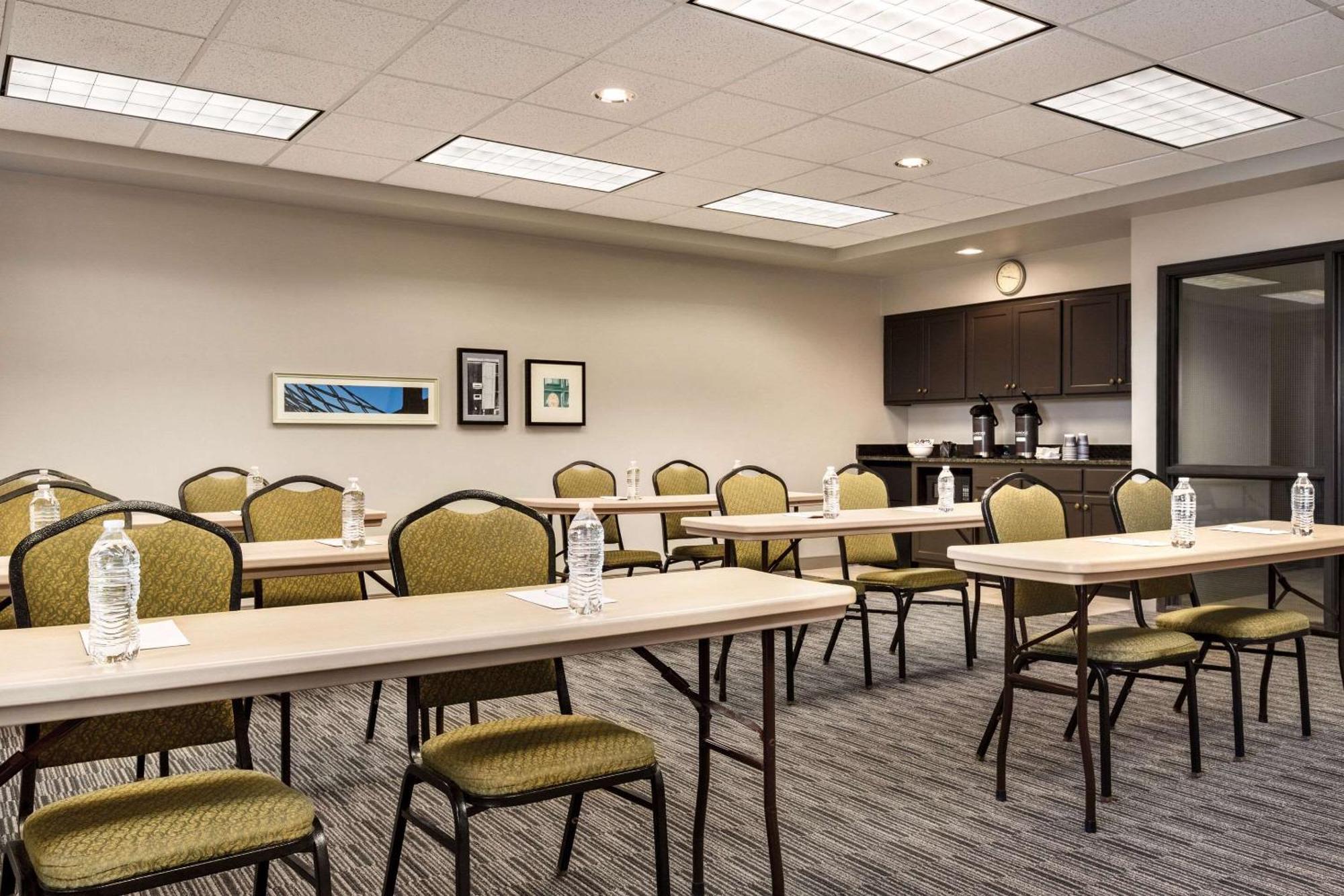 Country Inn & Suites By Radisson, St Cloud East, Mn Saint Cloud Zewnętrze zdjęcie