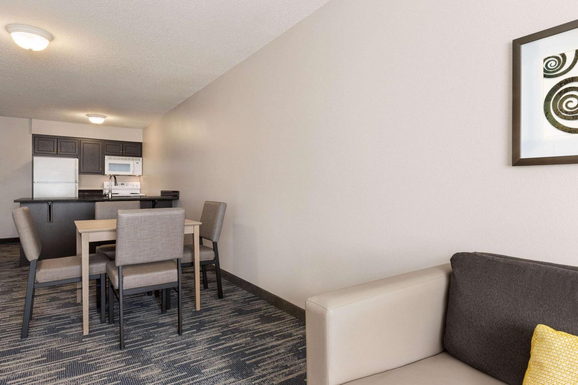 Country Inn & Suites By Radisson, St Cloud East, Mn Saint Cloud Zewnętrze zdjęcie